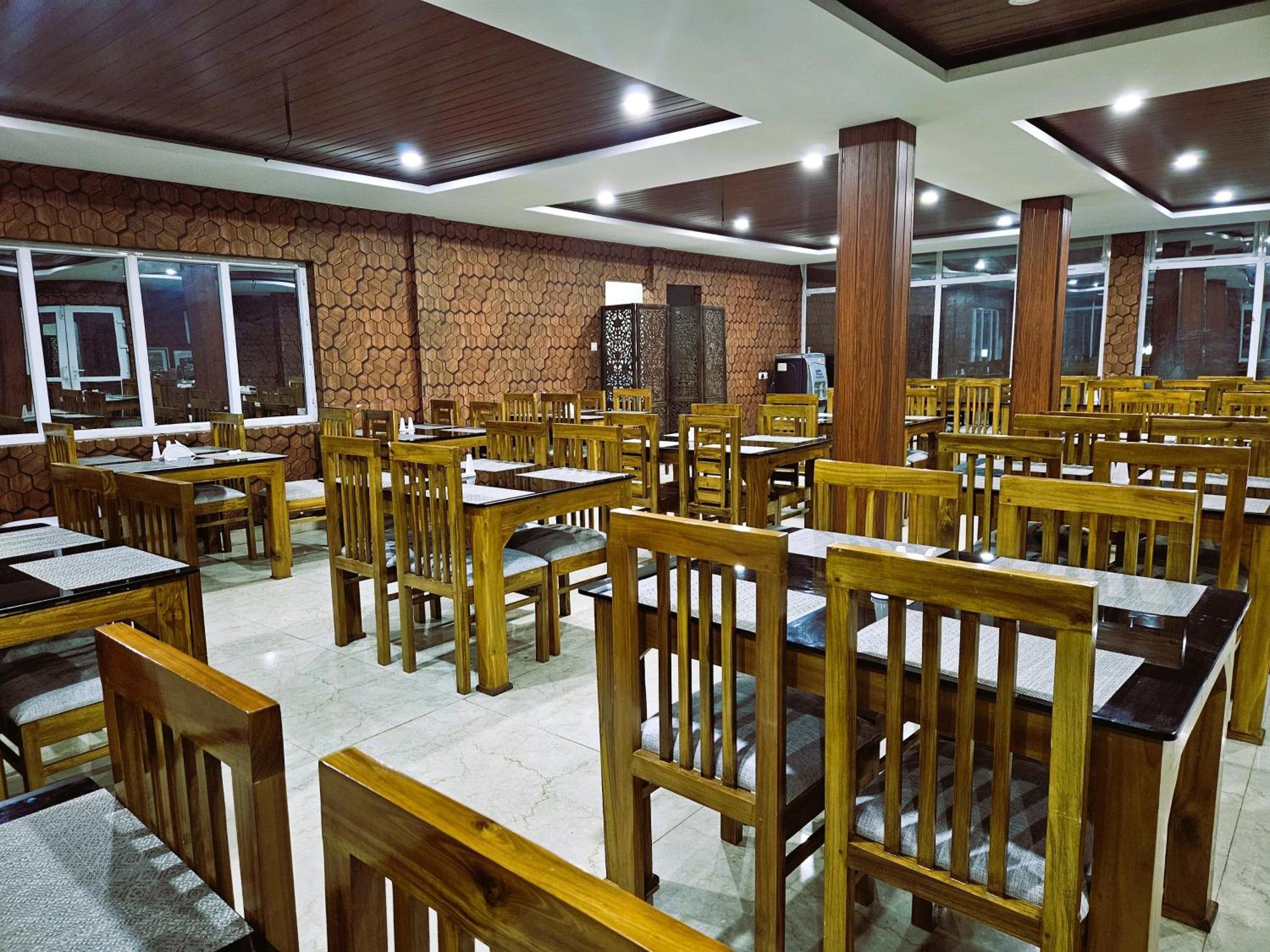 Tulips Village Resorts Udagamandalam Exterior photo